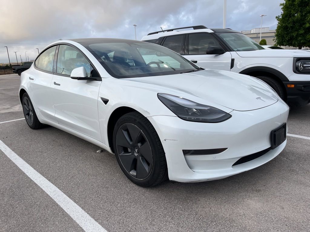 Used 2022 Tesla Model 3 image 2