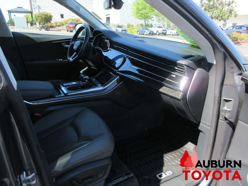 Used 2019 Audi Q8 Prestige image 11