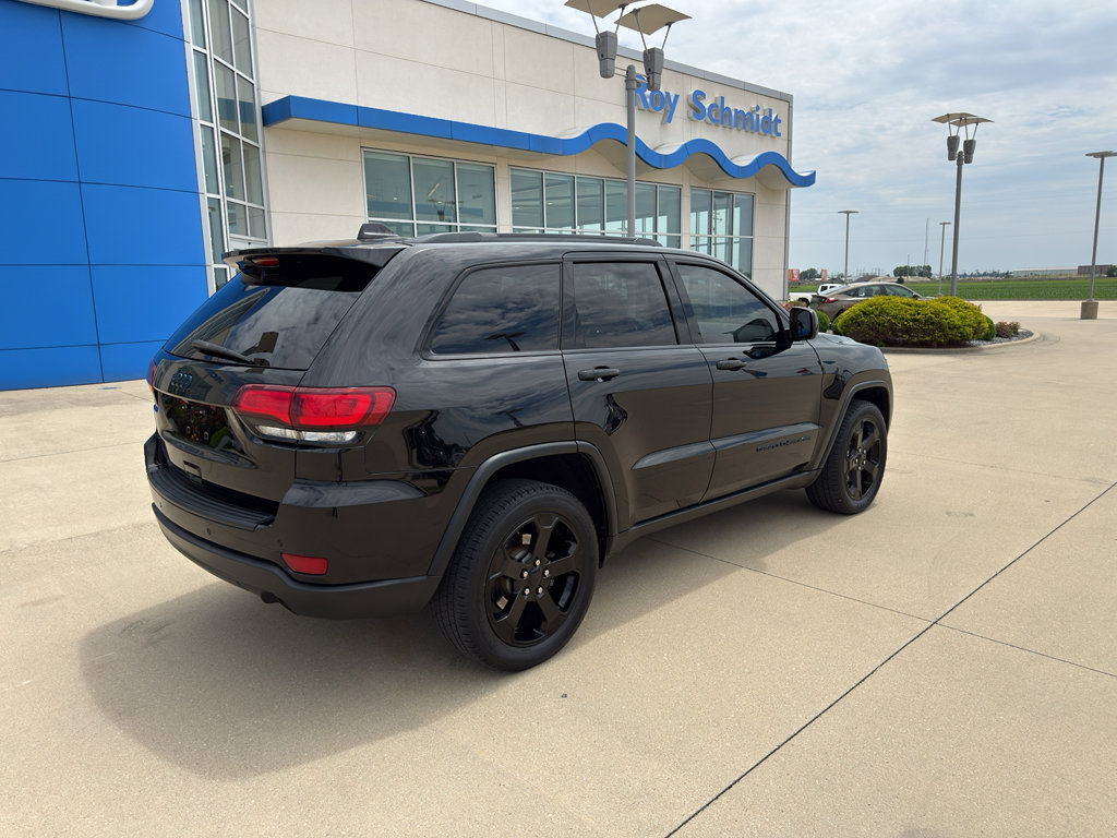 Used 2018 Jeep Grand Cherokee Laredo AWD/4WD image 5