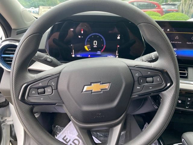 Used 2025 Chevrolet Trax LT FWD image 11