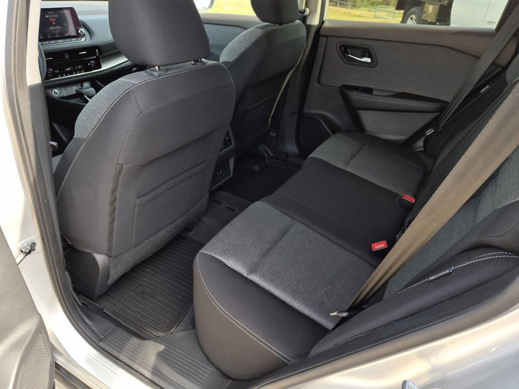 Used 2022 Nissan Rogue SV image 13