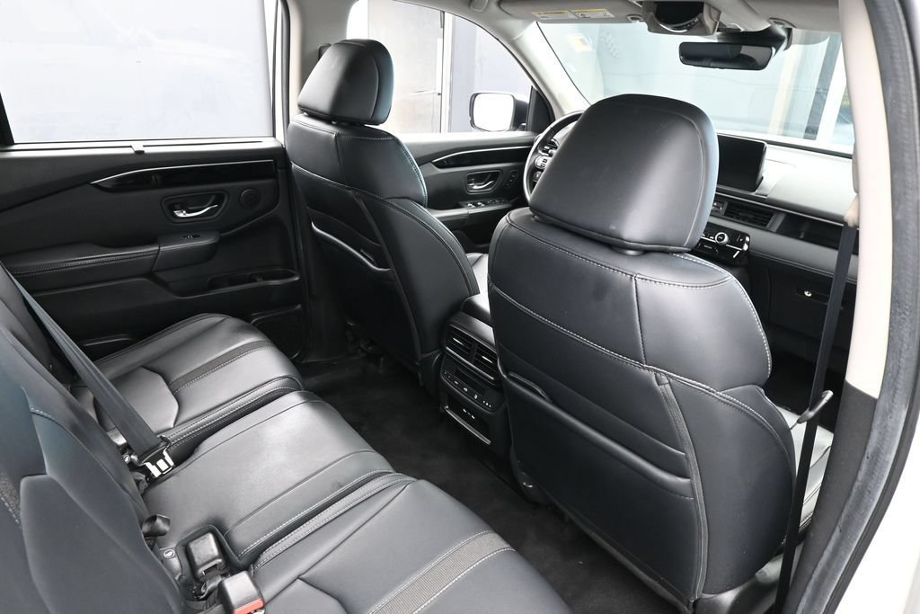 Used 2025 Honda Pilot EX-L image 46