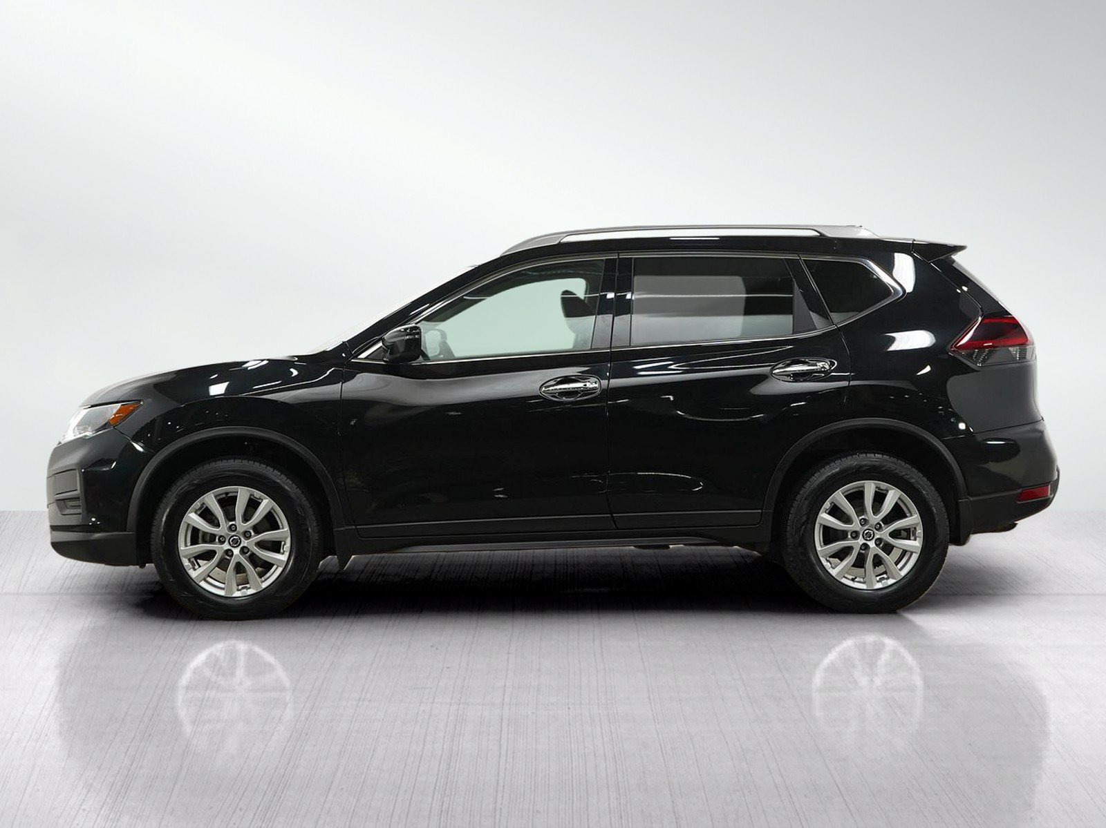 Used 2020 Nissan Rogue SV AWD/4WD image 2