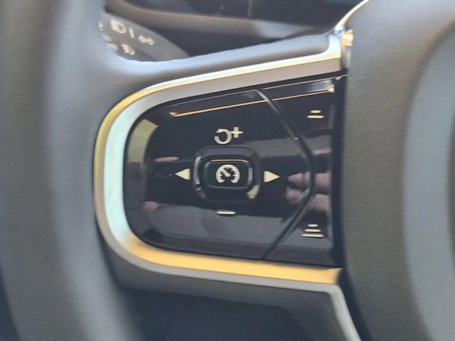 Used 2025 Volvo XC90 T8 Core image 31