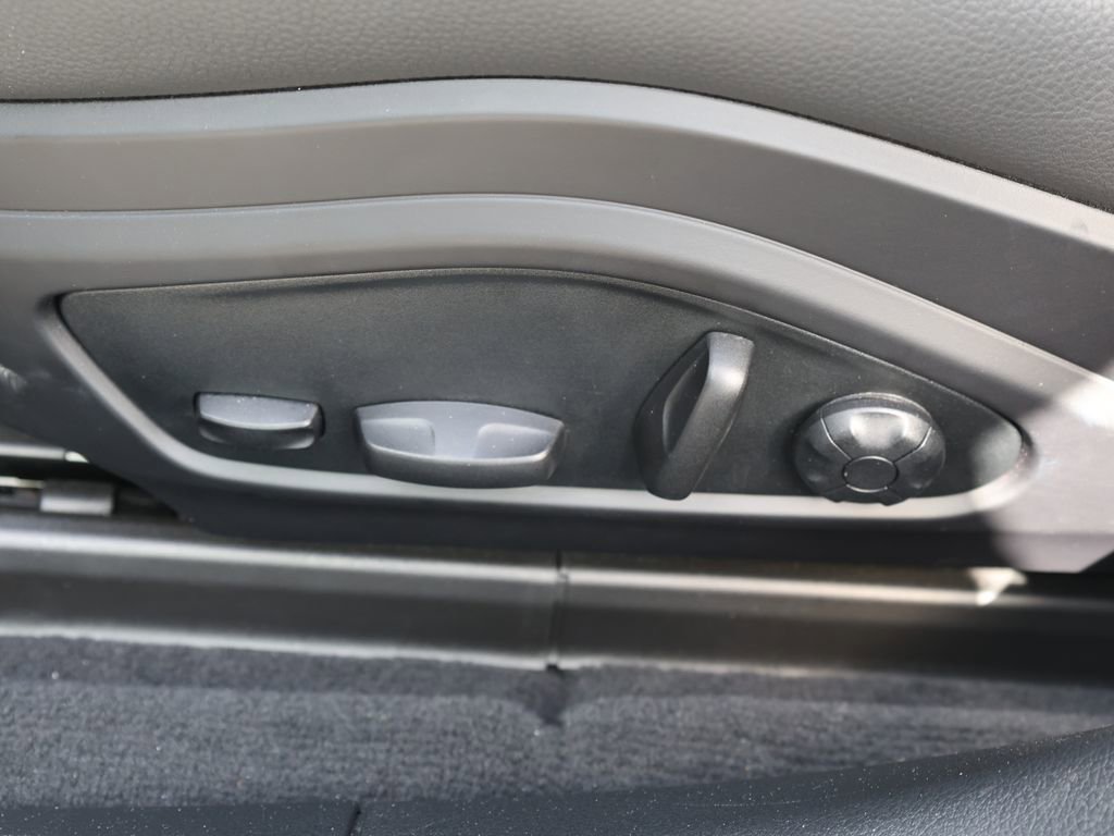 Used 2025 Porsche Panamera 4 image 17