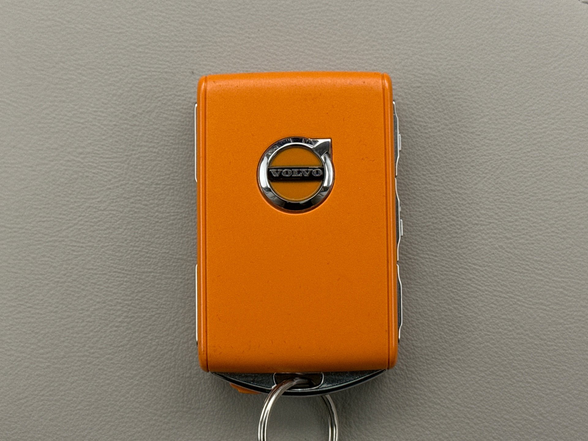 Used 2025 Volvo XC60 B5 Ultra w/ Climate Package image 24