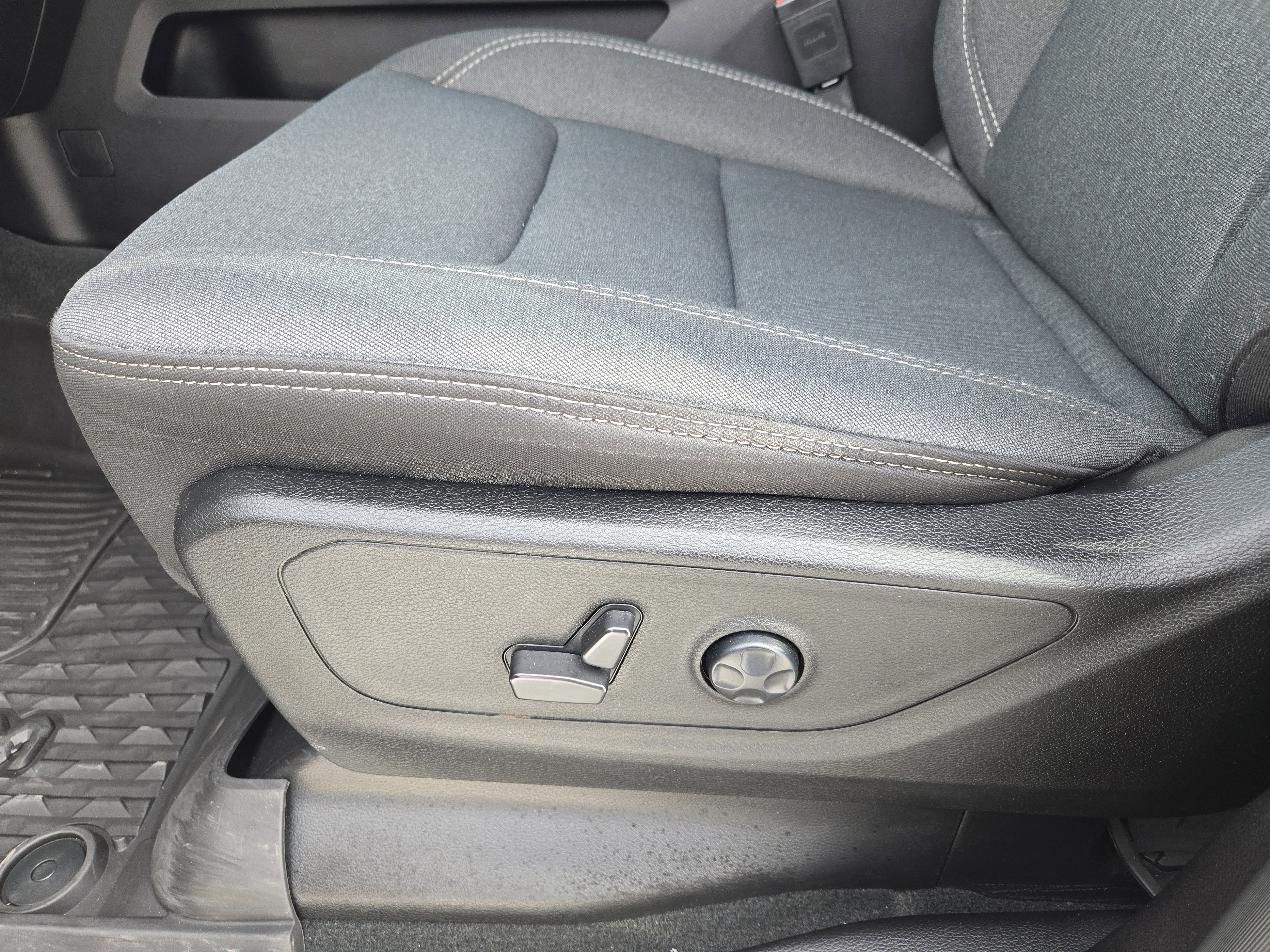 Used 2021 RAM 1500 Big Horn image 26