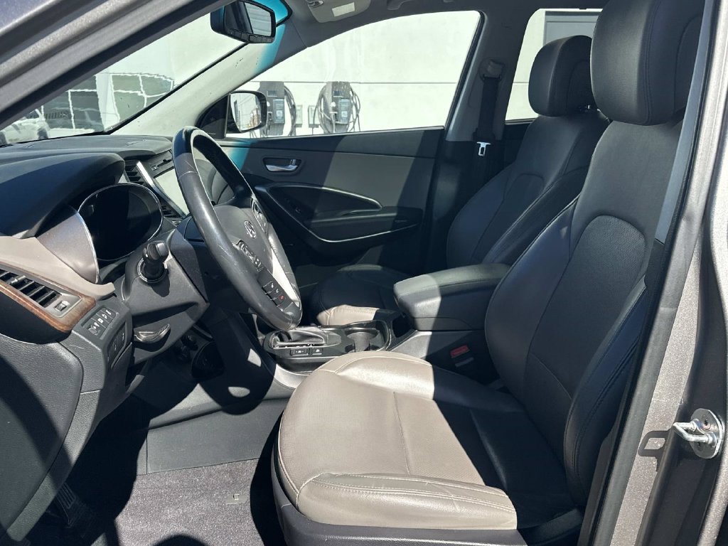 Used 2018 Hyundai Santa Fe Sport w/ 2.4L Tech Package 04 AWD/4WD image 18