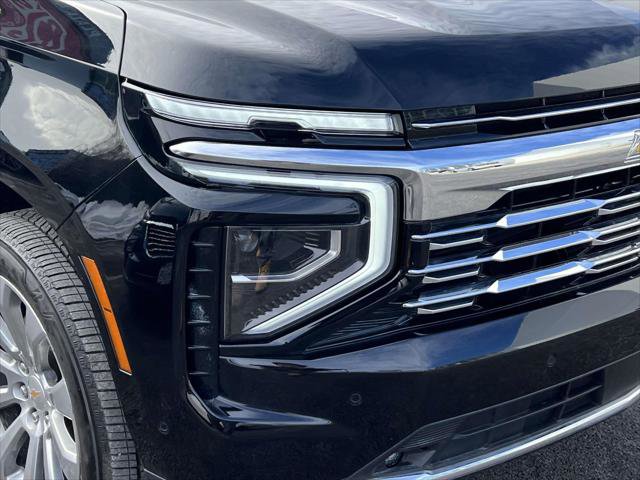 Used 2025 Chevrolet Suburban Premier image 9