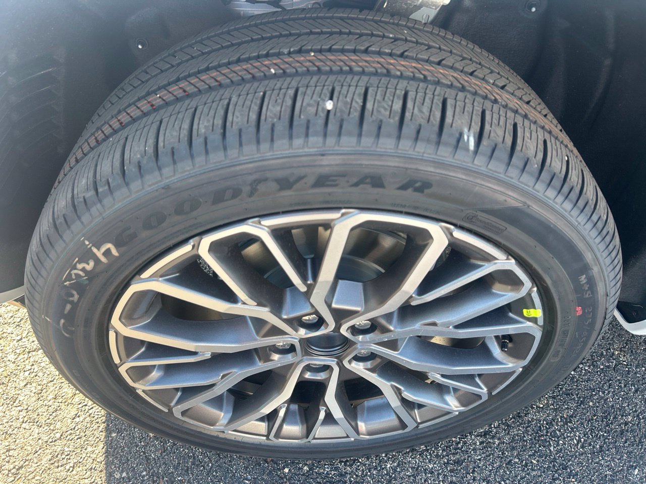 New 2027 Jeep Grand Cherokee Summit AWD/4WD image 9