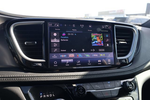 New 2026 Chrysler Pacifica Select w/ S Appearance Package FWD image 12