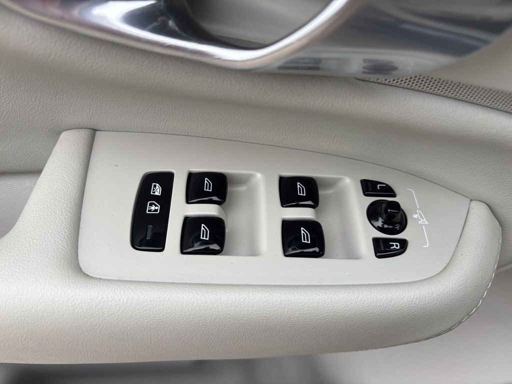 Certified 2023 Volvo XC90 B6 Plus w/ Protection Package Premier image 16