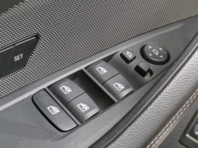Used 2025 BMW M440i RWD image 29