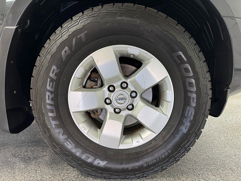 Used 2012 Nissan Frontier SV w/ SV Premium Utility Pkg AWD/4WD image 25
