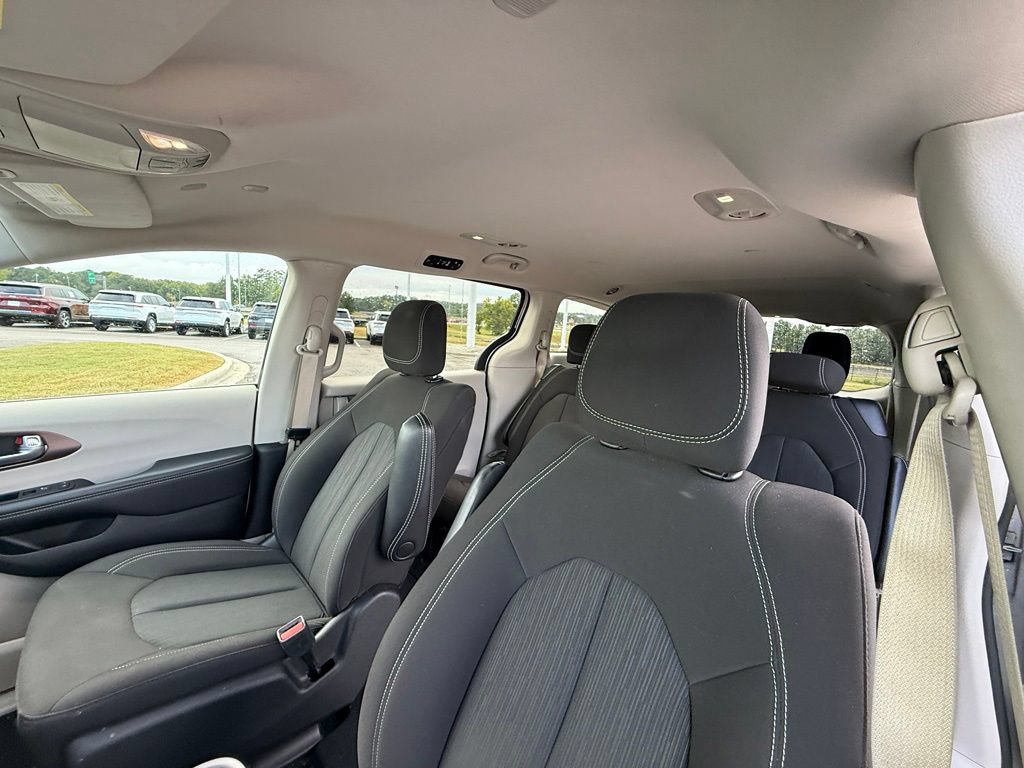 Used 2024 Chrysler Voyager LX FWD image 19