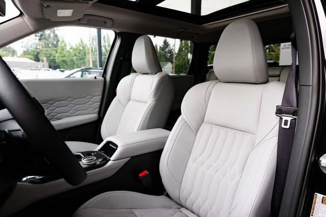 New 2025 Mitsubishi Outlander AWD image 23