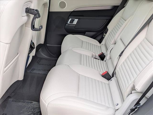 Certified 2025 Land Rover Discovery Dynamic SE AWD/4WD image 21