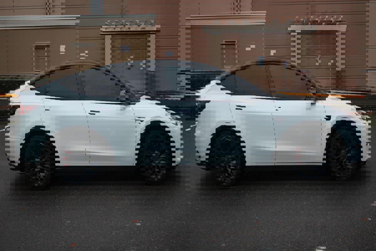 Used 2020 Tesla Model Y Performance image 8