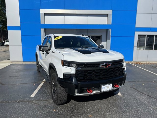 Used 2024 Chevrolet Silverado 1500 ZR2 w/ Technology Package image 3