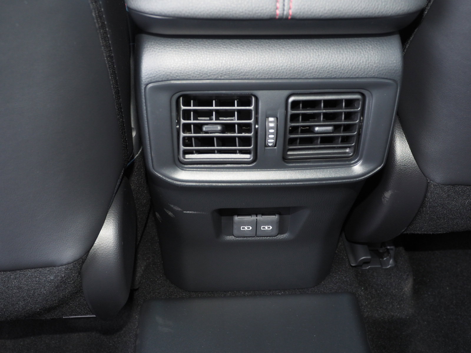 Used 2025 Toyota RAV4 XSE image 17