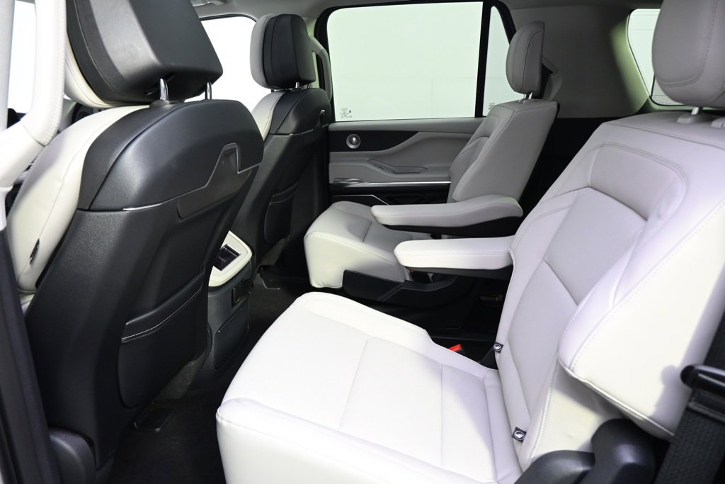 New 2025 Lincoln Navigator Reserve image 21