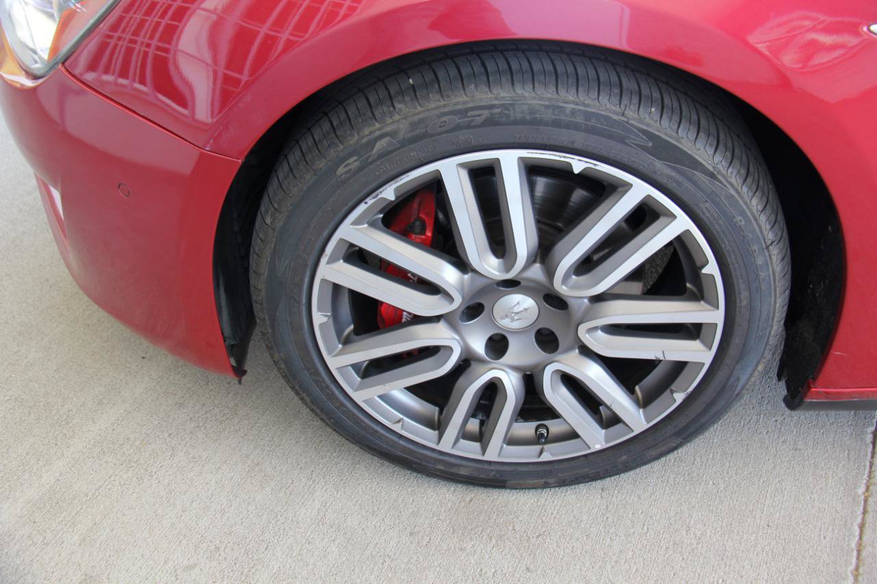 Used 2018 Maserati Ghibli RWD image 32