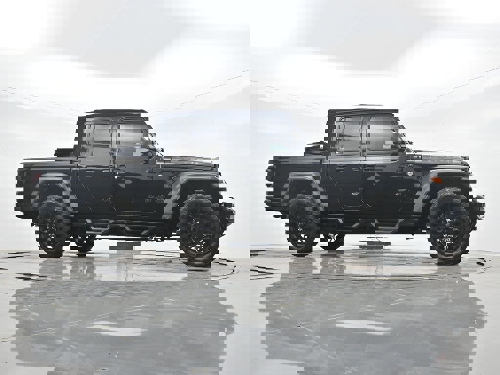 Used 2023 Jeep Gladiator Sport AWD/4WD image 27