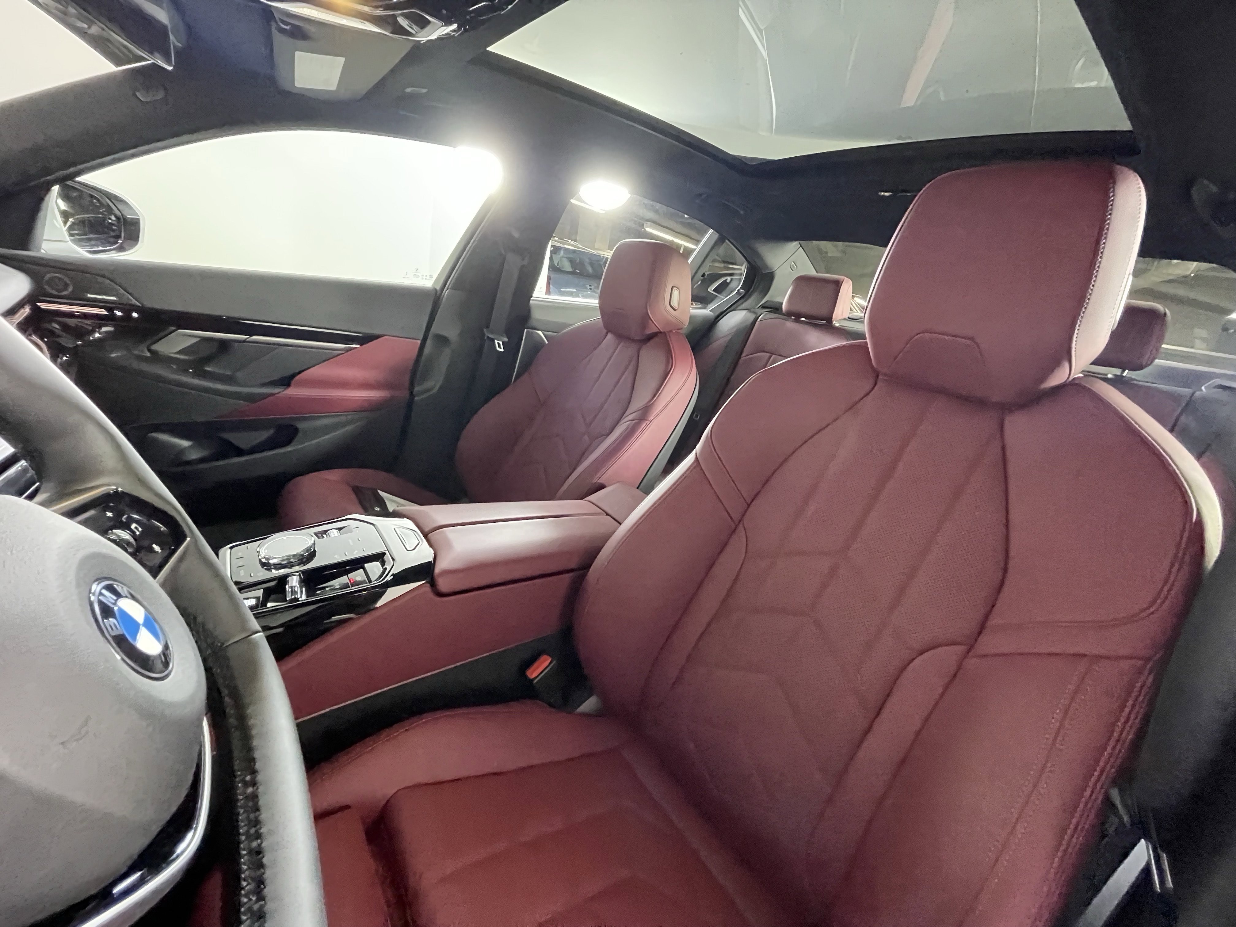 Certified 2025 BMW 530i xDrive AWD/4WD image 9