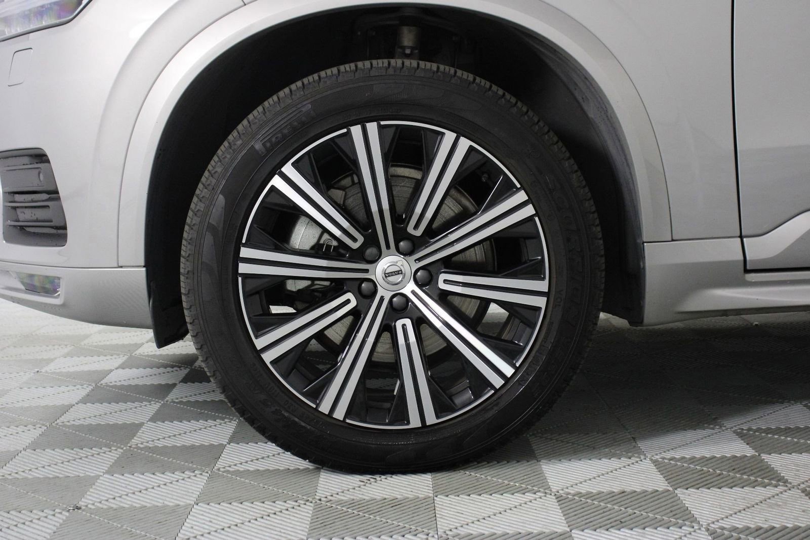 Certified 2023 Volvo XC90 B5 Core w/ Protection Package Premier AWD/4WD image 28