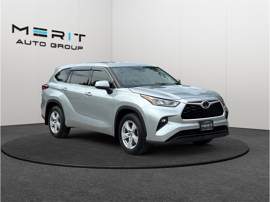 Used 2020 Toyota Highlander LE FWD video 1
