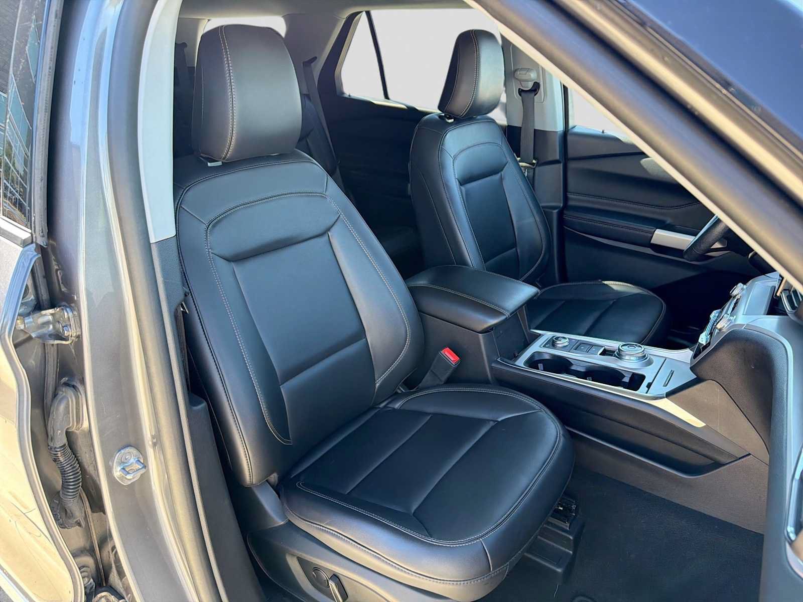 Certified 2023 Ford Explorer XLT w/ Equipment Group 202A AWD/4WD image 20