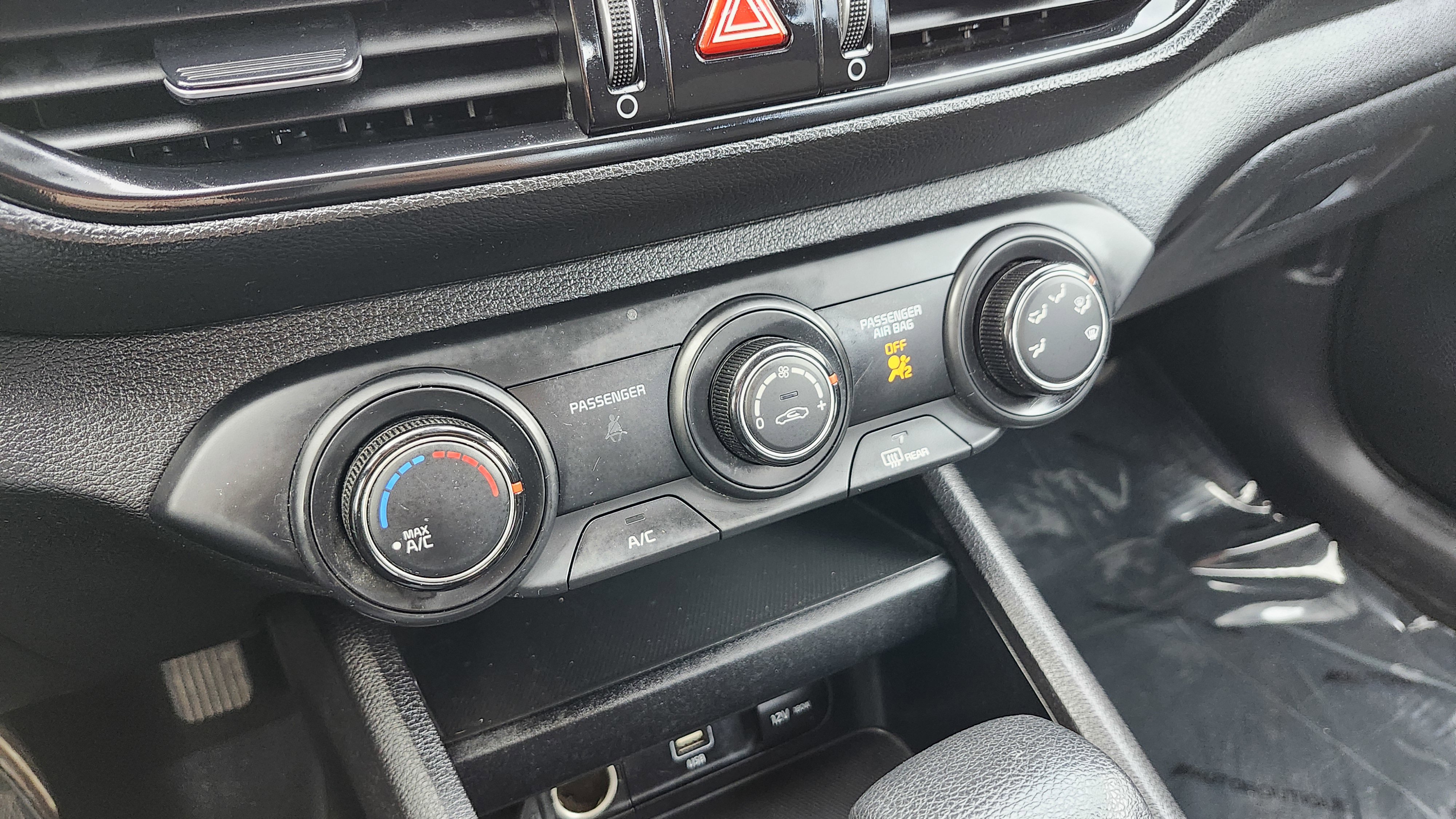 Used 2022 Kia Forte LXS image 27