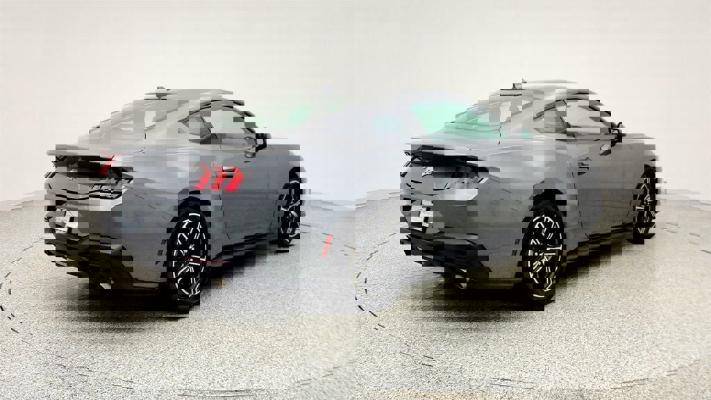 Used 2024 Ford Mustang Coupe image 5