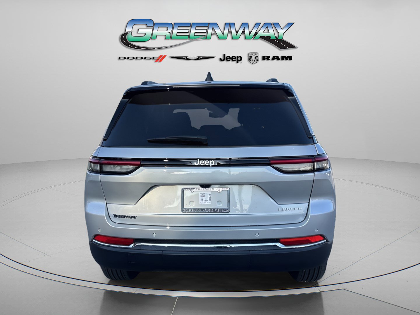 New 2025 Jeep Grand Cherokee Laredo image 3