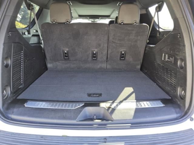 Used 2024 Chevrolet Suburban Premier RWD image 10
