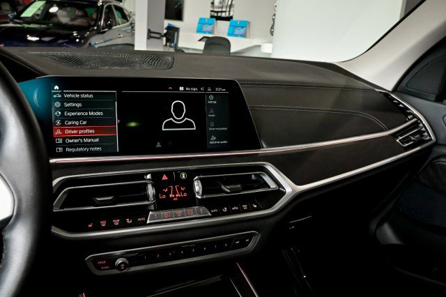 Used 2022 BMW X7 xDrive40i w/ Premium Package image 45