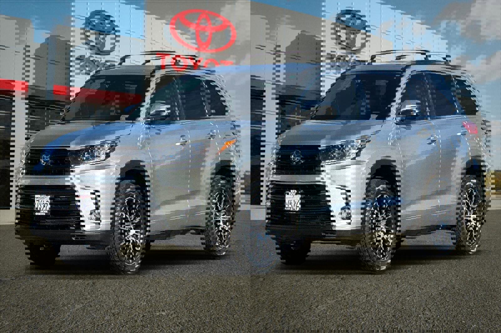 Certified 2017 Toyota Highlander SE image 7