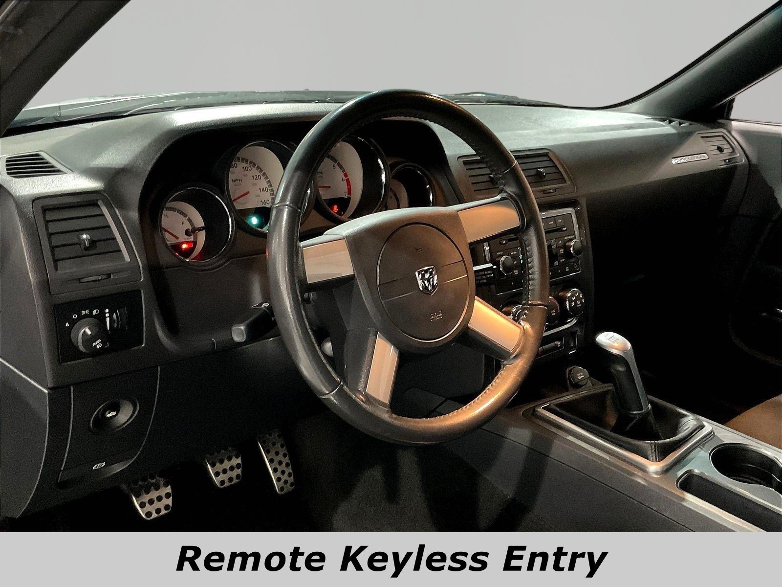 Used 2010 Dodge Challenger R/T RWD image 12
