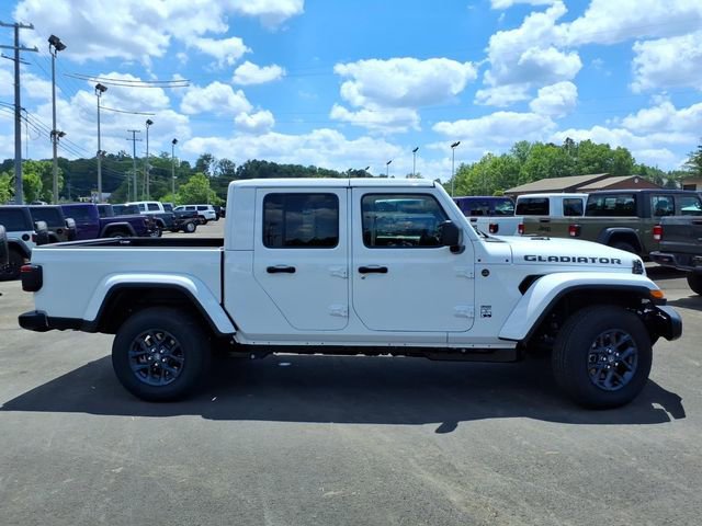 New 2026 Jeep Gladiator Sport AWD/4WD image 2