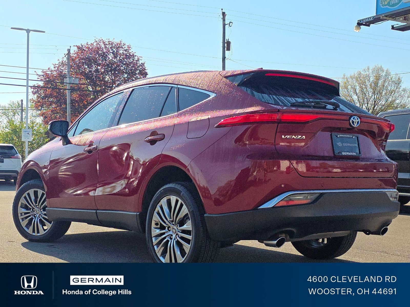 Used 2024 Toyota Venza XLE AWD/4WD image 13