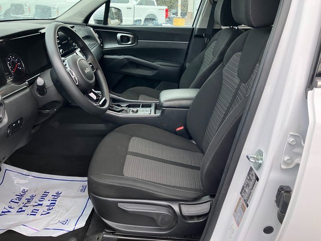 Used 2023 Kia Sorento LX image 14