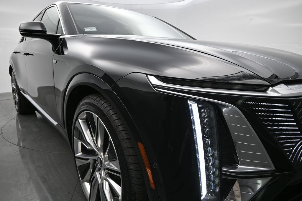 Used 2026 Cadillac Lyriq Signature Luxury w/ Nappa Leather Package AWD/4WD image 37