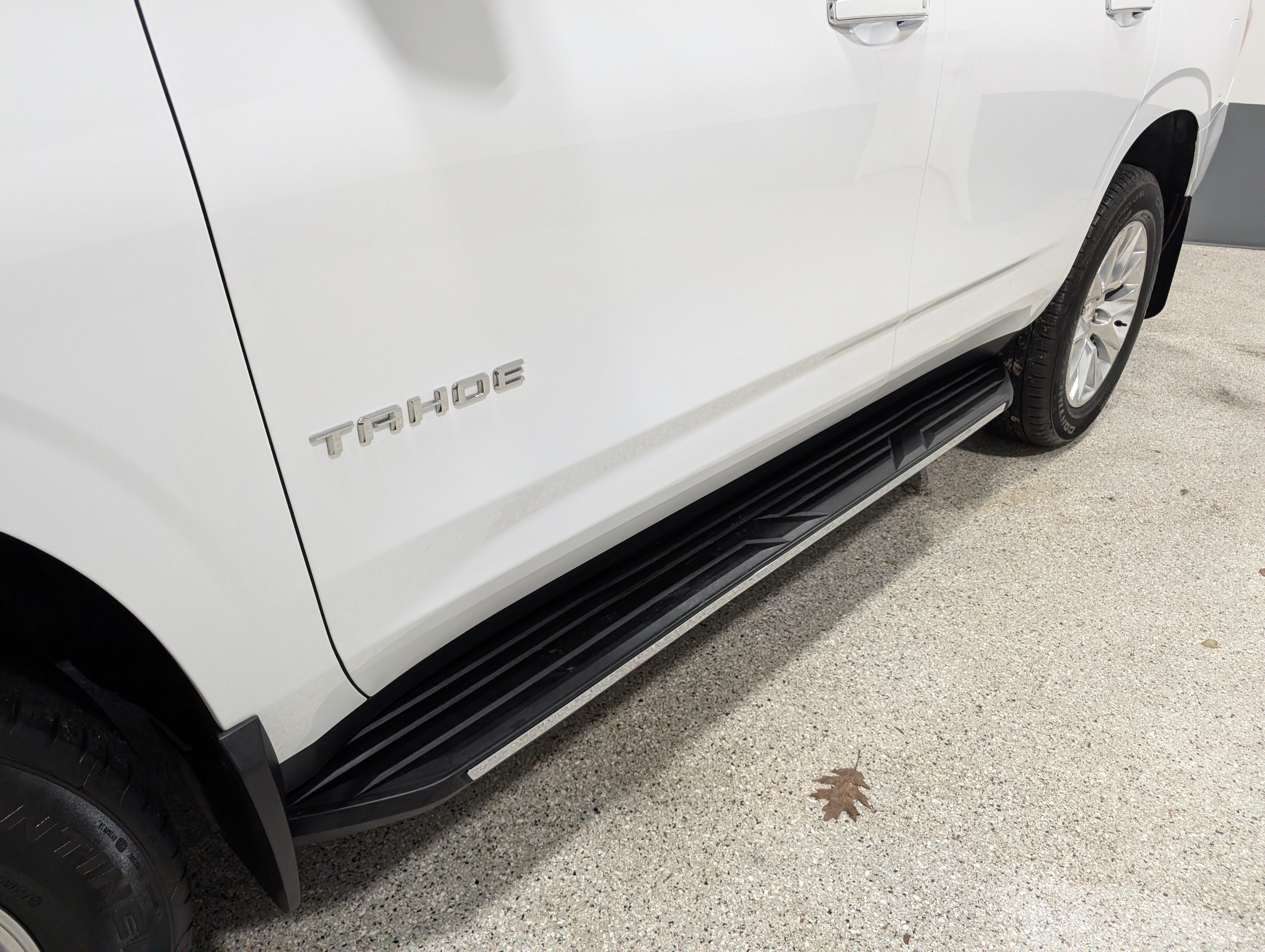 Used 2024 Chevrolet Tahoe Premier AWD/4WD image 9