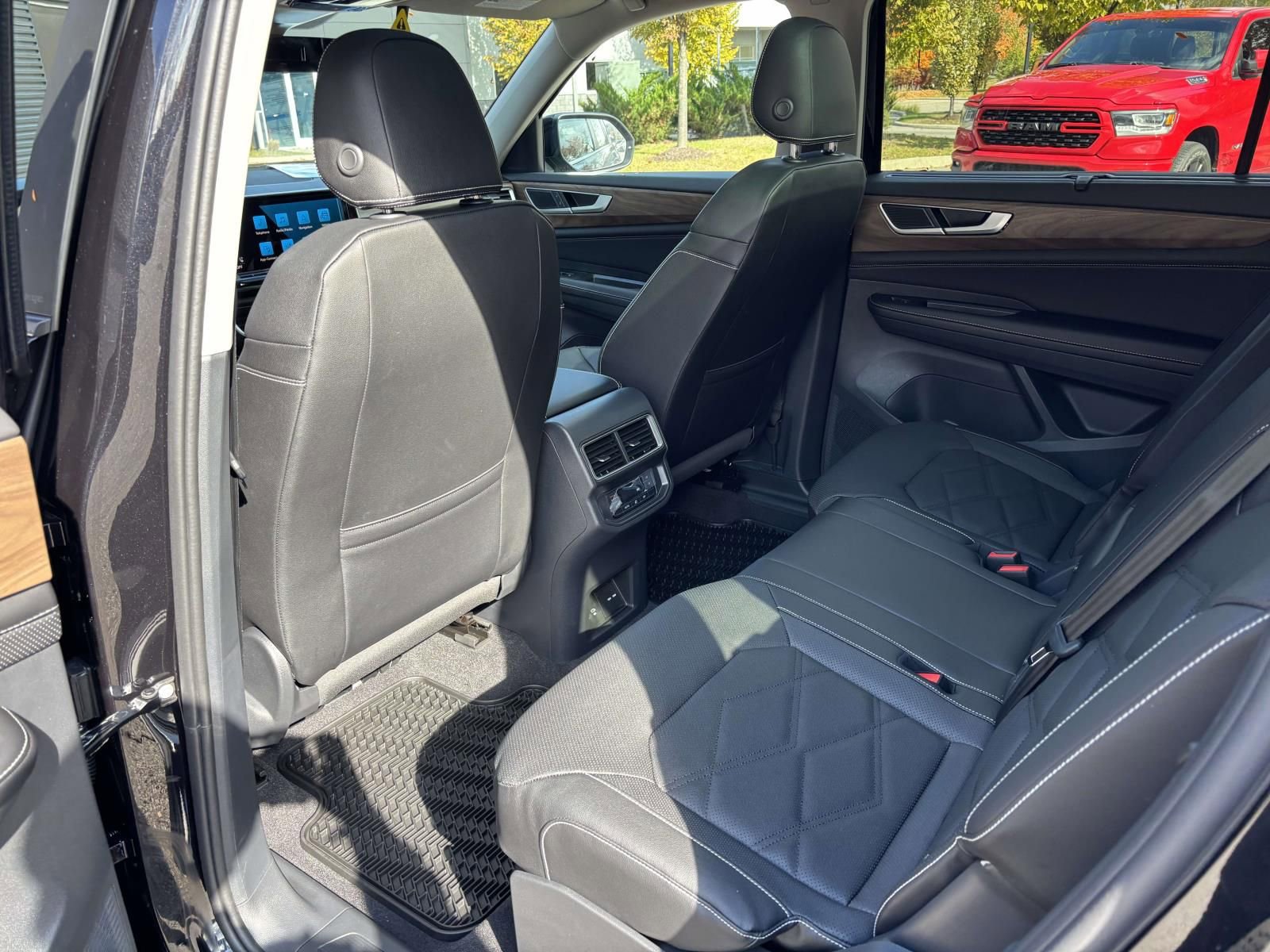 New 2026 Volkswagen Atlas SE image 29