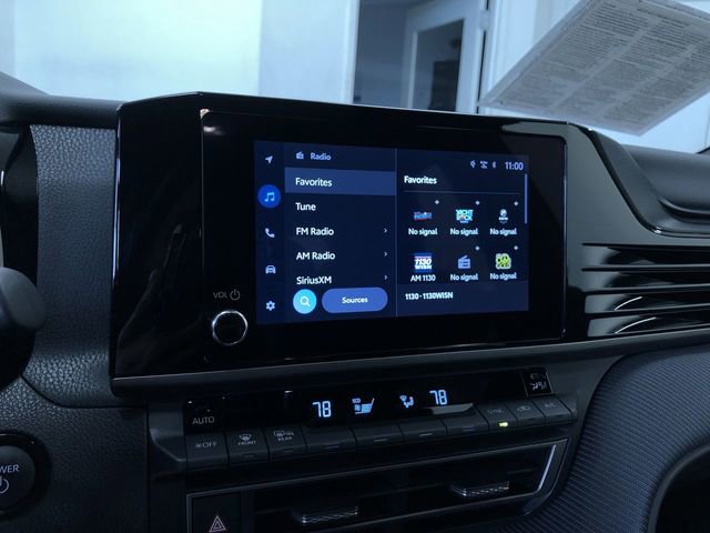 Used 2026 Toyota Camry SE image 30