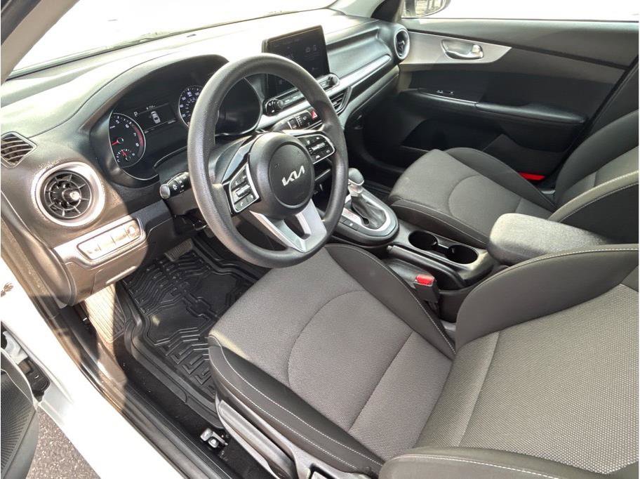 Used 2023 Kia Forte LXS image 2