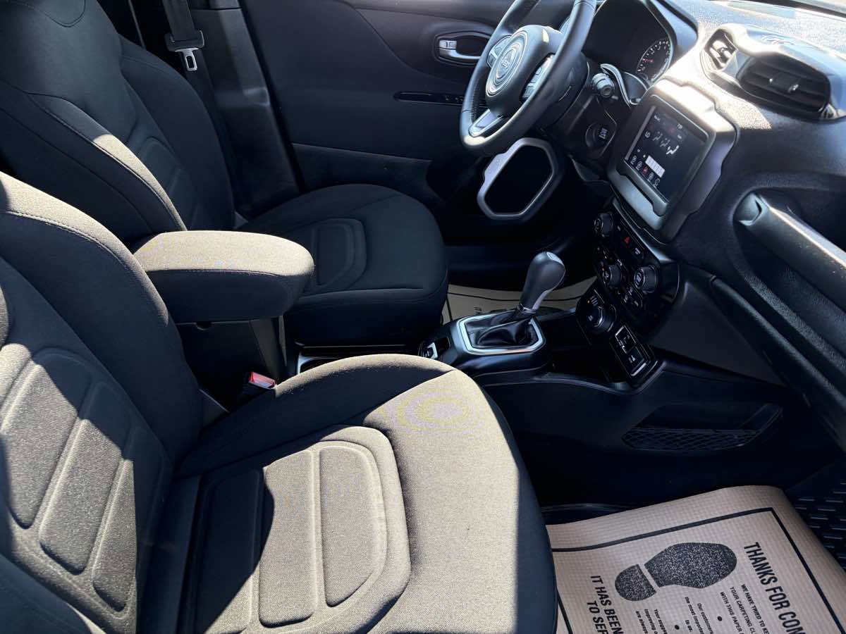 Used 2020 Jeep Renegade Latitude image 27