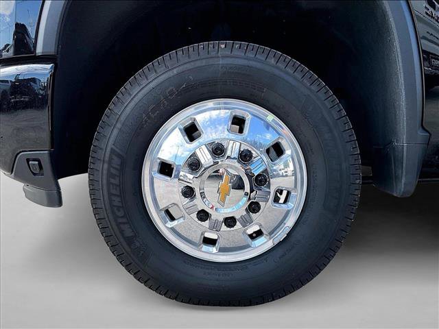 Used 2026 Chevrolet Silverado 3500 High Country w/ Technology Package AWD/4WD image 10