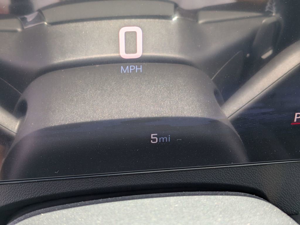 New 2025 Chevrolet Traverse LT image 18