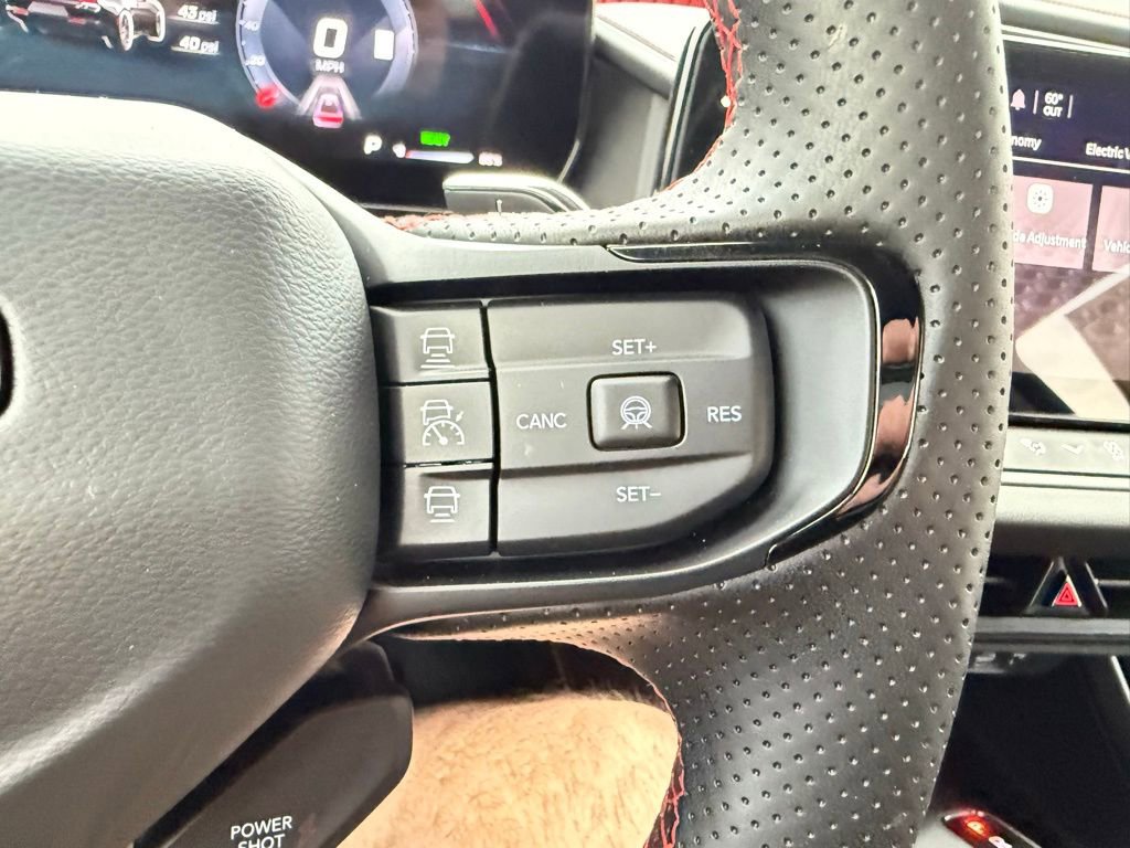 Used 2025 Dodge Charger R/T w/ Plus Group image 27